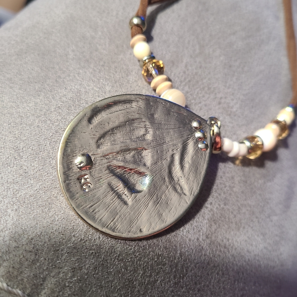 Chic Brown Faux Suede Mother Pearl Cream Western‎ Beaded Pendant Necklace - Picture 2 of 5
